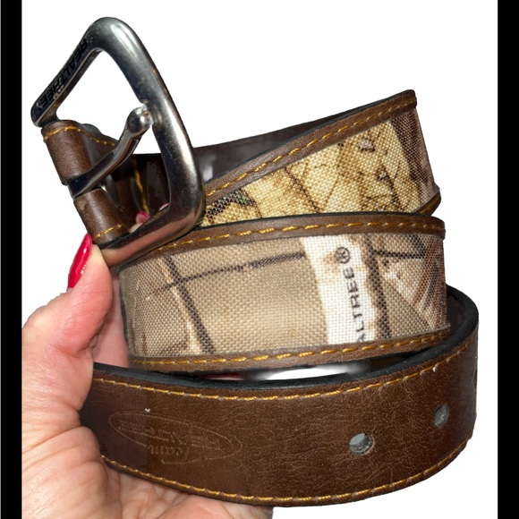 Realtree Other - REALTREE Brown leather CAMOUFLAGE BELT Silver Buckle 95001K/200,  MENS 34-34 MED